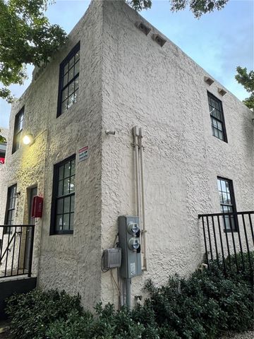 1068 NW 5th St, Miami, FL 33128