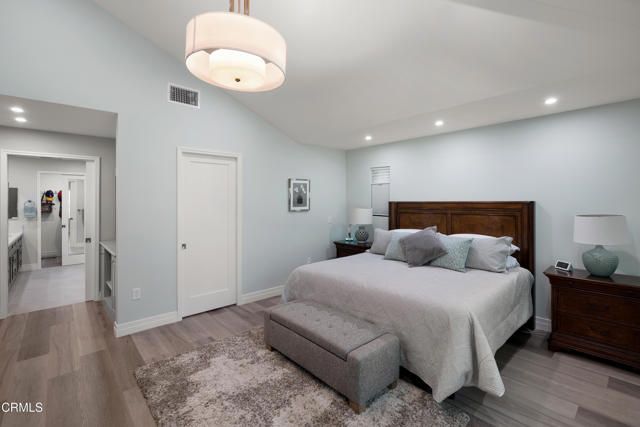 4428 Oakwood Avenue, La Canada Flintridge, CA 91011