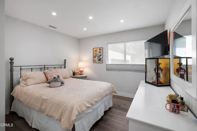 4428 Oakwood Avenue, La Canada Flintridge, CA 91011