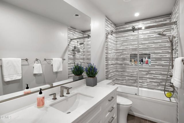 4428 Oakwood Avenue, La Canada Flintridge, CA 91011