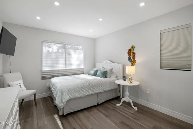 4428 Oakwood Avenue, La Canada Flintridge, CA 91011