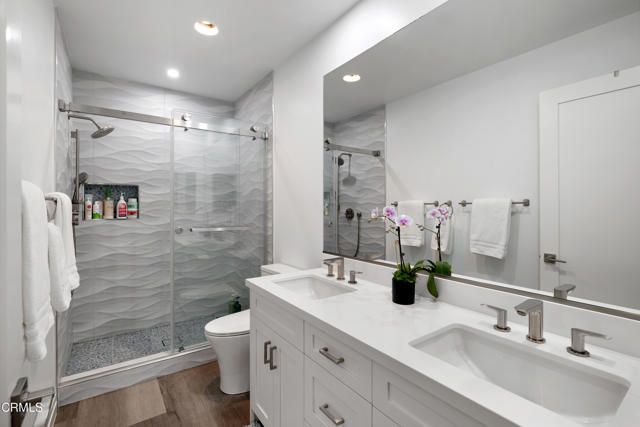 4428 Oakwood Avenue, La Canada Flintridge, CA 91011