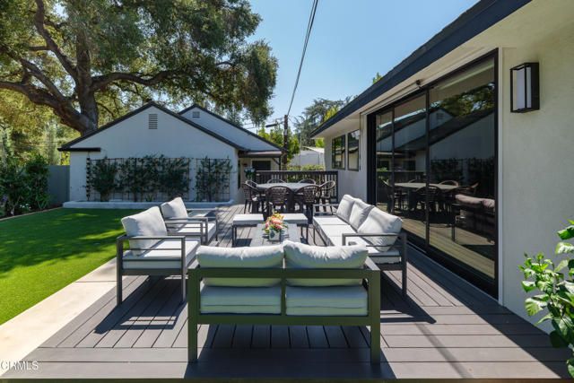 4428 Oakwood Avenue, La Canada Flintridge, CA 91011