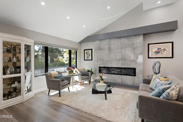 4428 Oakwood Avenue, La Canada Flintridge, CA 91011