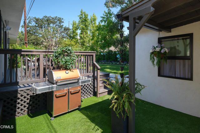 4428 Oakwood Avenue, La Canada Flintridge, CA 91011