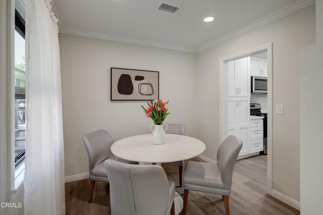 4428 Oakwood Avenue, La Canada Flintridge, CA 91011