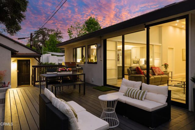 4428 Oakwood Avenue, La Canada Flintridge, CA 91011