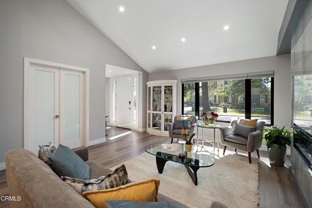 4428 Oakwood Avenue, La Canada Flintridge, CA 91011