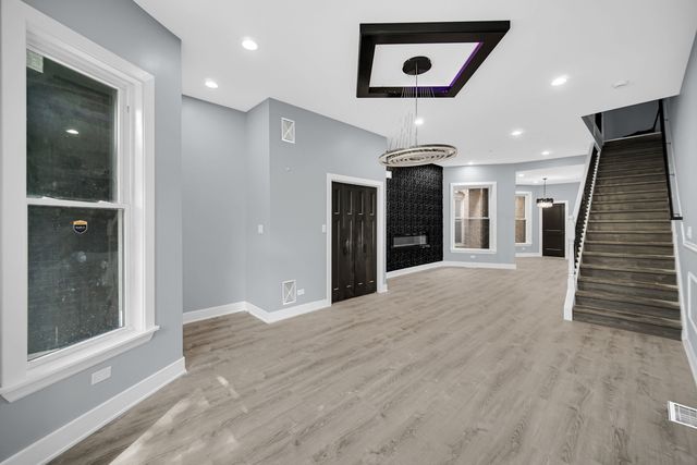 4343 S Ellis Avenue, Chicago, IL 60653