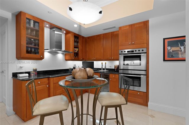 21200 Point Pl 2802, Aventura, FL 33180