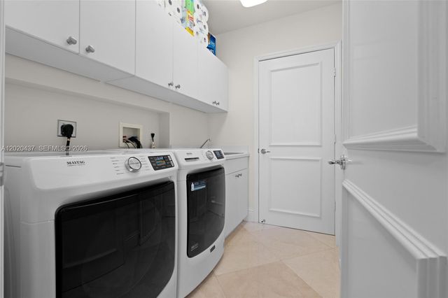 21200 Point Pl 2802, Aventura, FL 33180