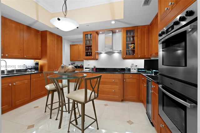 21200 Point Pl 2802, Aventura, FL 33180