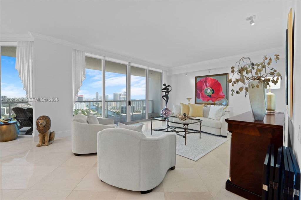 21200 Point Pl 2802, Aventura, FL 33180