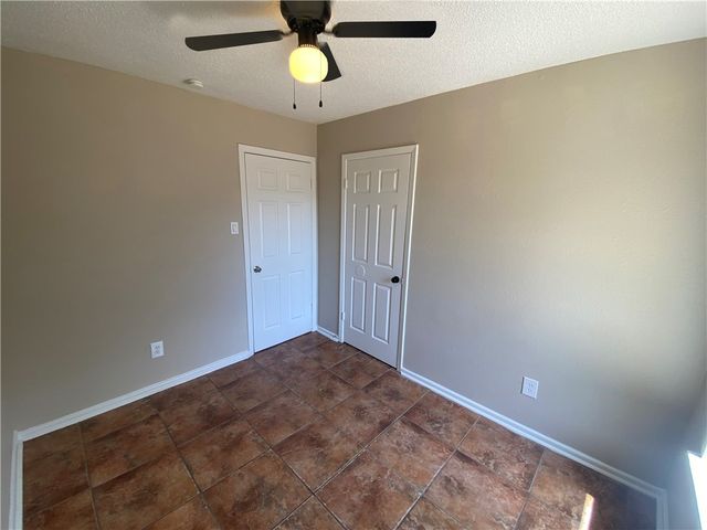 1433 Madrid Dr, Corpus Christi, TX 78416