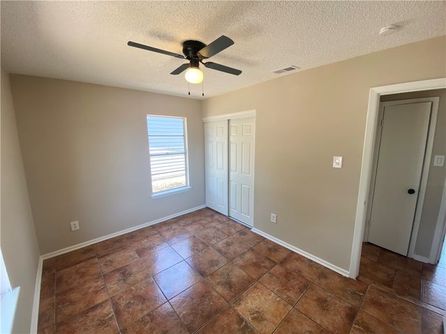 1433 Madrid Dr, Corpus Christi, TX 78416