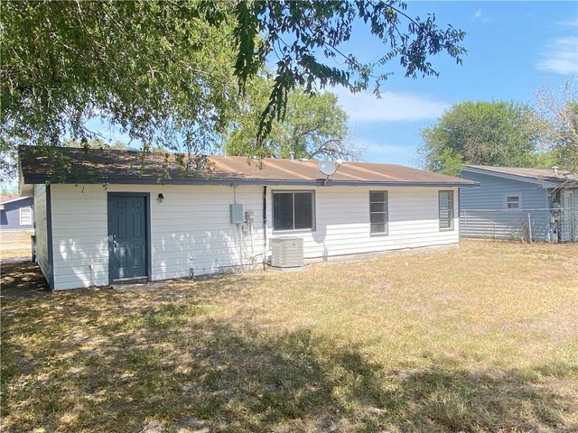 1433 Madrid Dr, Corpus Christi, TX 78416