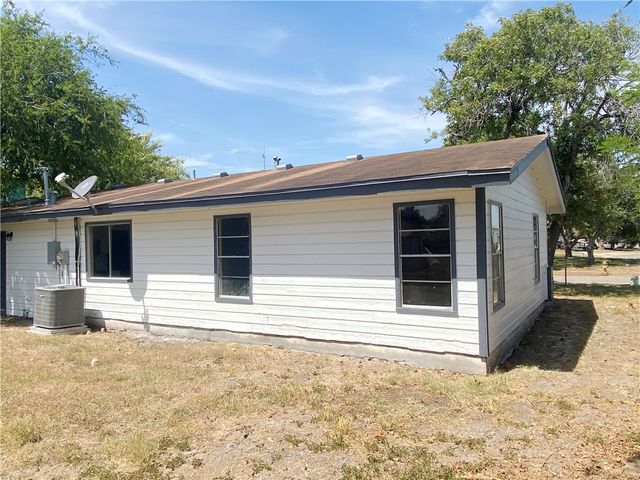 1433 Madrid Dr, Corpus Christi, TX 78416
