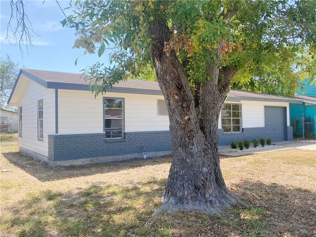 1433 Madrid Dr, Corpus Christi, TX 78416