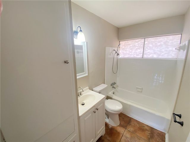 1433 Madrid Dr, Corpus Christi, TX 78416