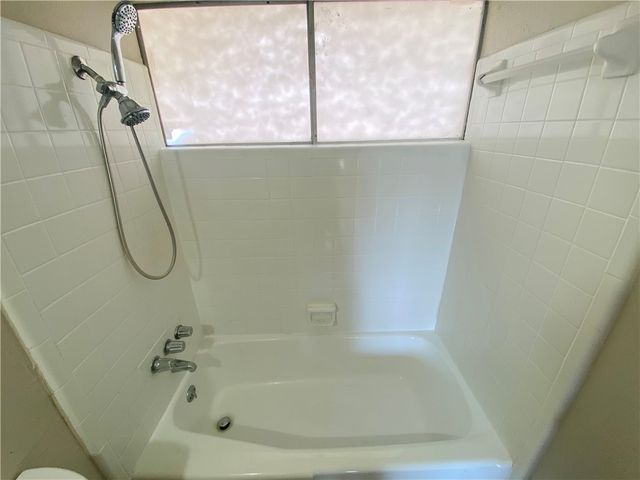 1433 Madrid Dr, Corpus Christi, TX 78416