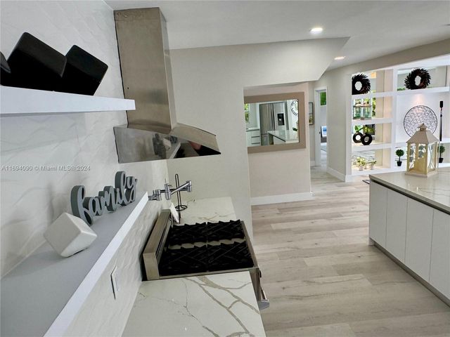 1012 Tangelo Isle, Fort Lauderdale, FL 33315