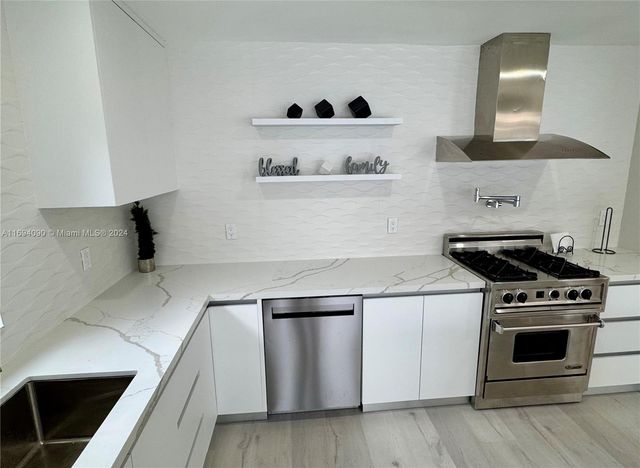 1012 Tangelo Isle, Fort Lauderdale, FL 33315