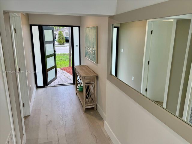 1012 Tangelo Isle, Fort Lauderdale, FL 33315