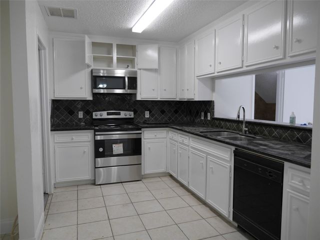 13840 Hollowgreen Drive, Houston, TX 77082