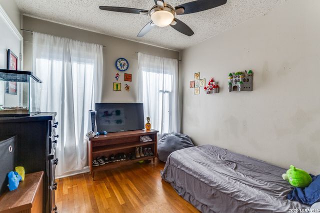 302 Sullivan Dr, San Antonio, TX 78213