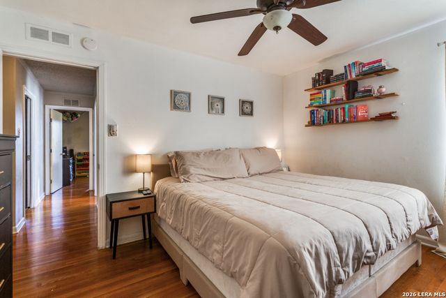 302 Sullivan Dr, San Antonio, TX 78213