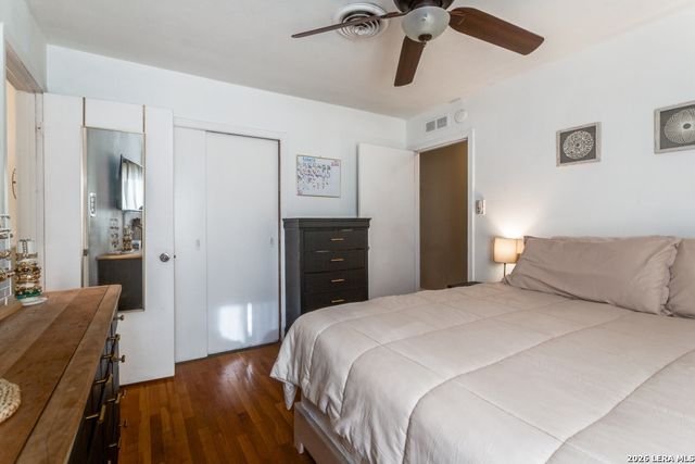 302 Sullivan Dr, San Antonio, TX 78213