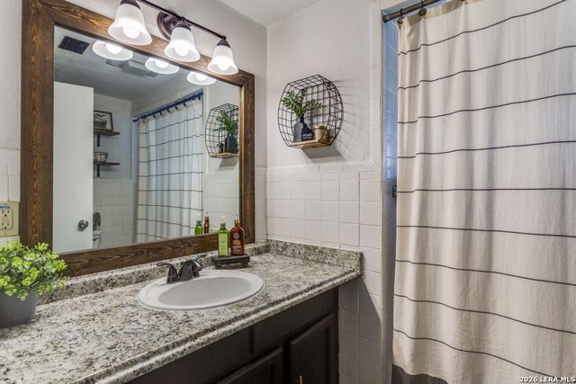 302 Sullivan Dr, San Antonio, TX 78213