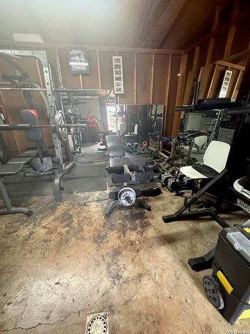 302 Sullivan Dr, San Antonio, TX 78213