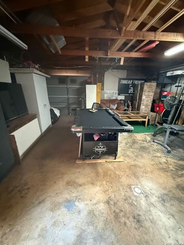 302 Sullivan Dr, San Antonio, TX 78213