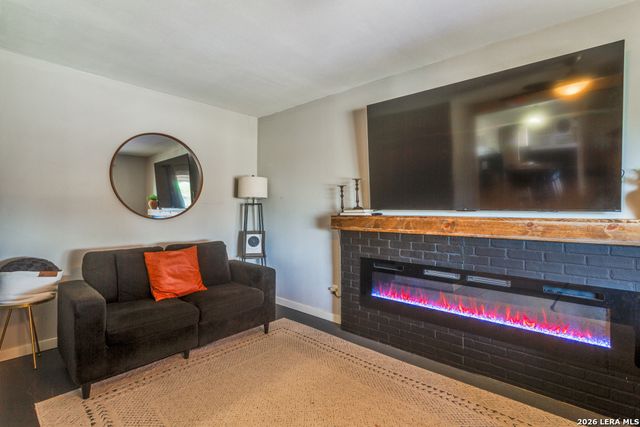 302 Sullivan Dr, San Antonio, TX 78213