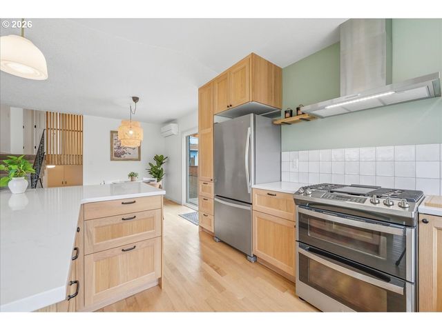 9005 N CENTRAL St, Portland, OR 97203