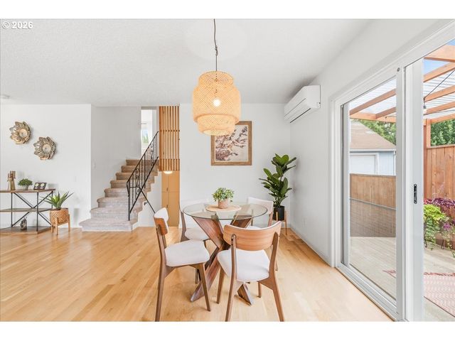 9005 N CENTRAL St, Portland, OR 97203