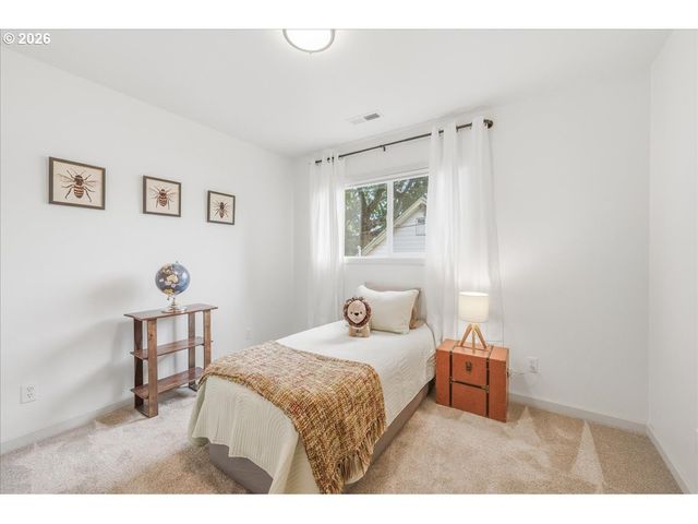 9005 N CENTRAL St, Portland, OR 97203