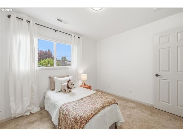 9005 N CENTRAL St, Portland, OR 97203