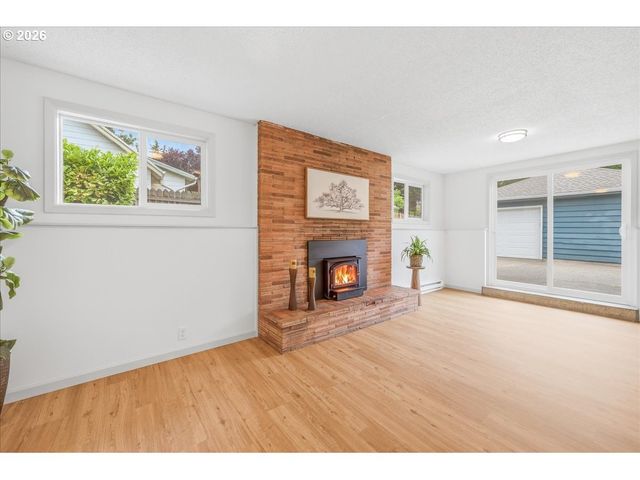 9005 N CENTRAL St, Portland, OR 97203