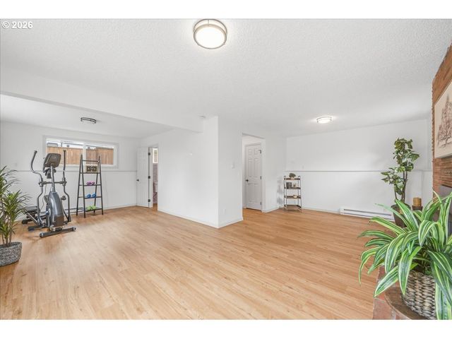 9005 N CENTRAL St, Portland, OR 97203