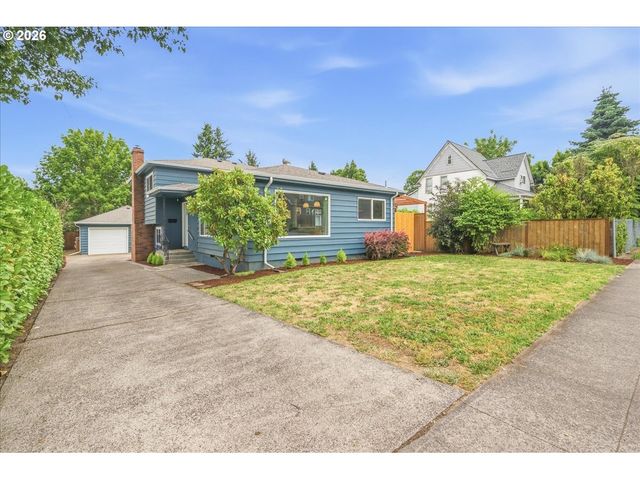 9005 N CENTRAL St, Portland, OR 97203