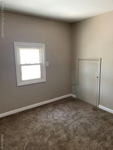 15392 Dixie, Redford, MI 48239