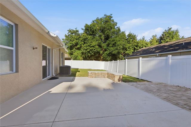 802 GRAND PARK COURT, Deland, FL 32724