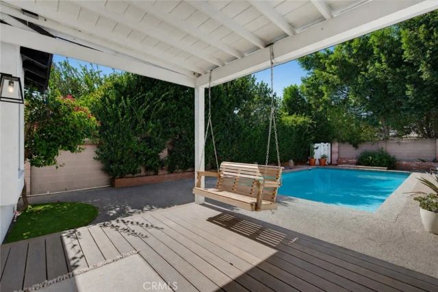 13547 Bessemer Street, Sherman Oaks, CA 91401