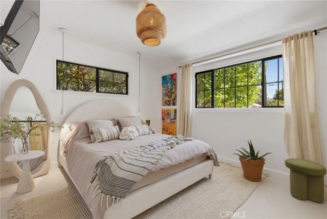13547 Bessemer Street, Sherman Oaks, CA 91401