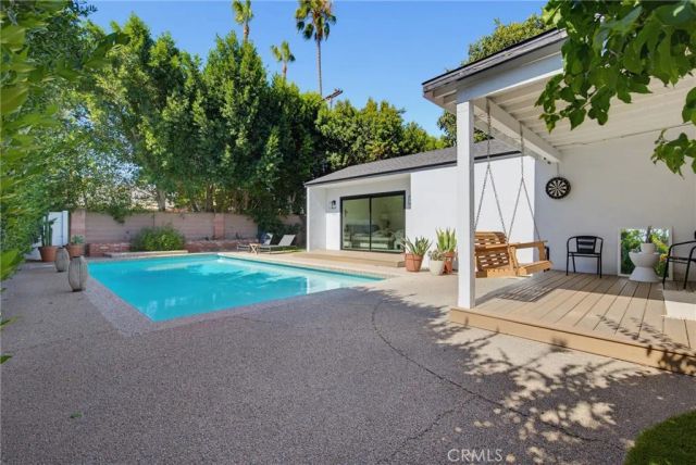 13547 Bessemer Street, Sherman Oaks, CA 91401