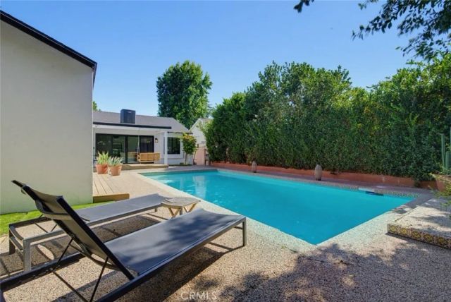 13547 Bessemer Street, Sherman Oaks, CA 91401