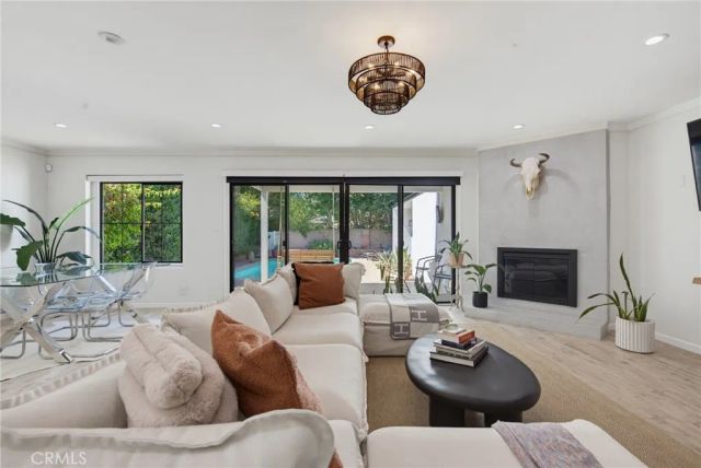 13547 Bessemer Street, Sherman Oaks, CA 91401