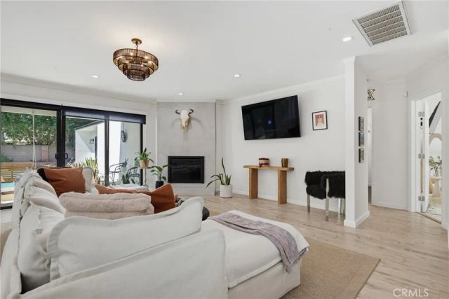 13547 Bessemer Street, Sherman Oaks, CA 91401